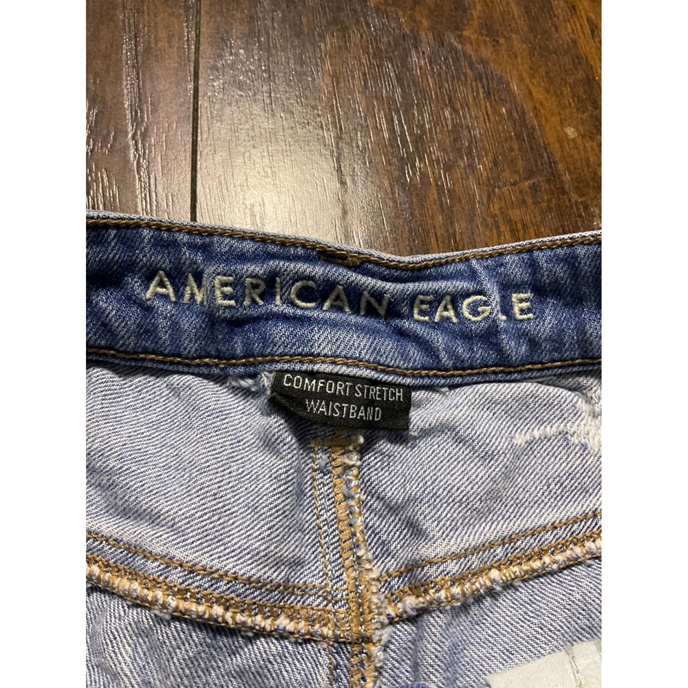 American Eagle Highest Rise Mom Shorts Distressed Denim Blue Size 8 - Picture 4 of 5